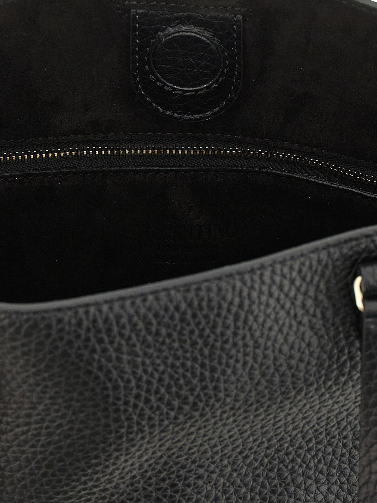 Schwarze Kalbsleder-Schultertasche