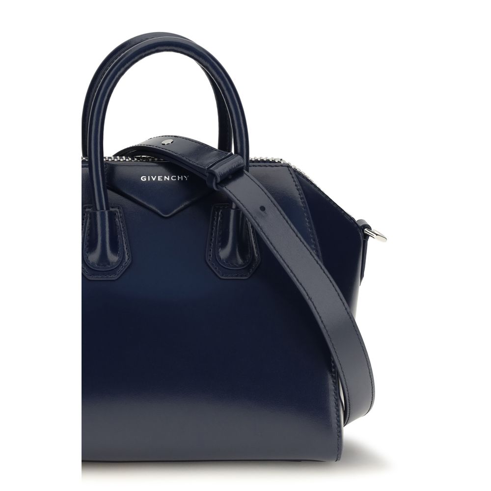 Handtasche aus blauem Kalbsleder Bos Taurus