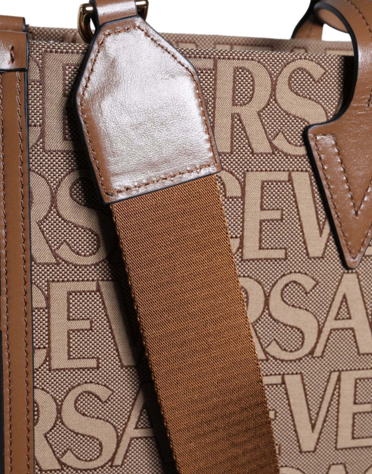 Braune Jacquard-Leder-Logo-Crossbody-Tasche mit Obergriff